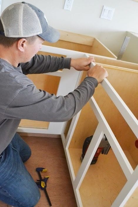 یک نصاب کابینت چه کاری انجام می دهد؟