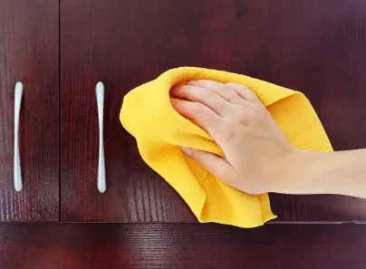 بهترین راه تمیز کردن کابینت آشپزخانه