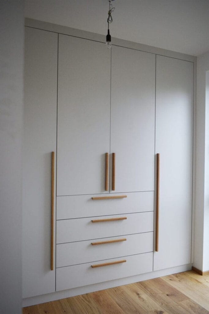 نمونه نصب کابینت در آشپزخانه مدرن با متریال باکیفیت در اصفهان