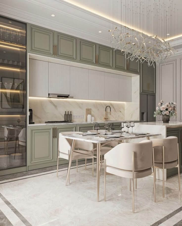 ترکیب کابینت کلاسیک و مدرن در یک آشپزخانه بزرگ