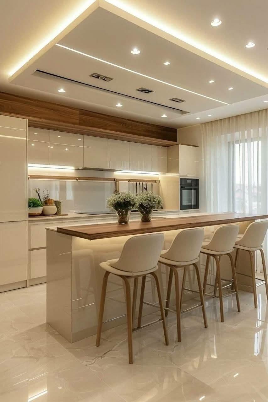 آشپزخانه شیک با کابینت‌های طراحی شده توسط آرتان دکور