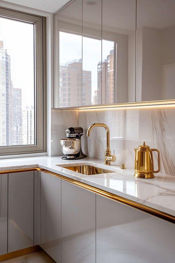 تصویر-کابینت-هایگلاس-براق